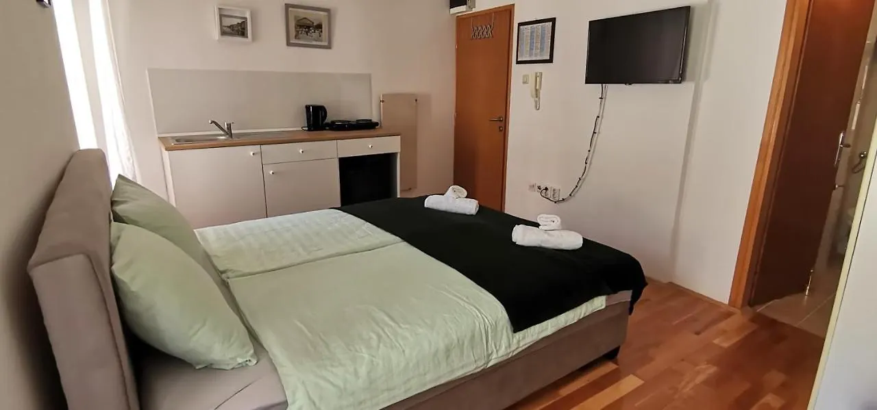 Studio Apartment L&G Rovinj